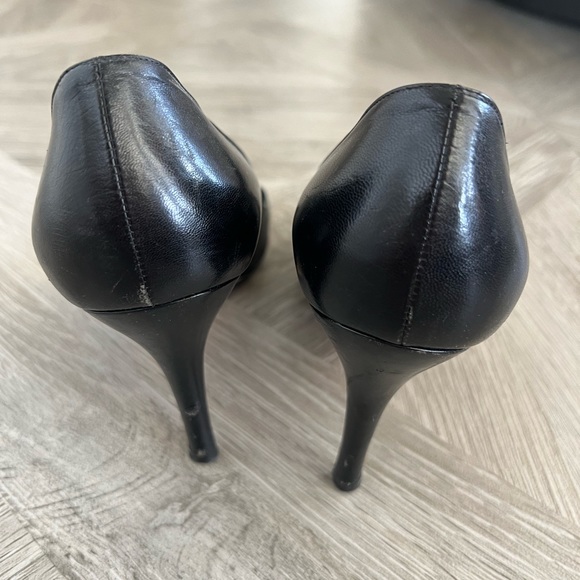 Manolo Blahnik size 37 black classic pump - Picture 3 of 8